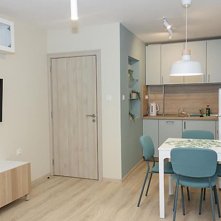 The Blue Apartment - 1Bd With A Cozy Balcony By Flat Mаnager Várna Kültér fotó
